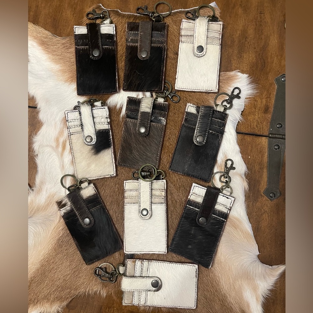 🤎🤍 Genuine Cowhide Key Ring and Card Holder With Clip 🤍🤎 Reduced From $34